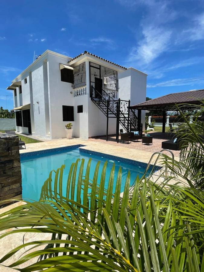 The Gil Place Villa Santiago De Los Caballeros Exteriör bild